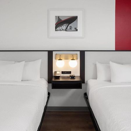 Готель Ramada By Wyndham Мілвокі Екстер'єр фото